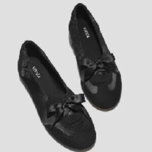 Vivaia Round-Toe Satin Sneakerina (Yanka) - Size 5.5 - NWT